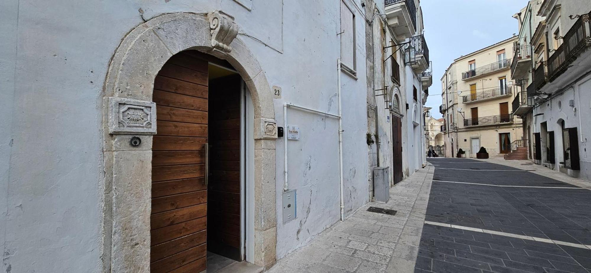 شقة Casa Mordo Monte SantʼAngelo المظهر الخارجي الصورة